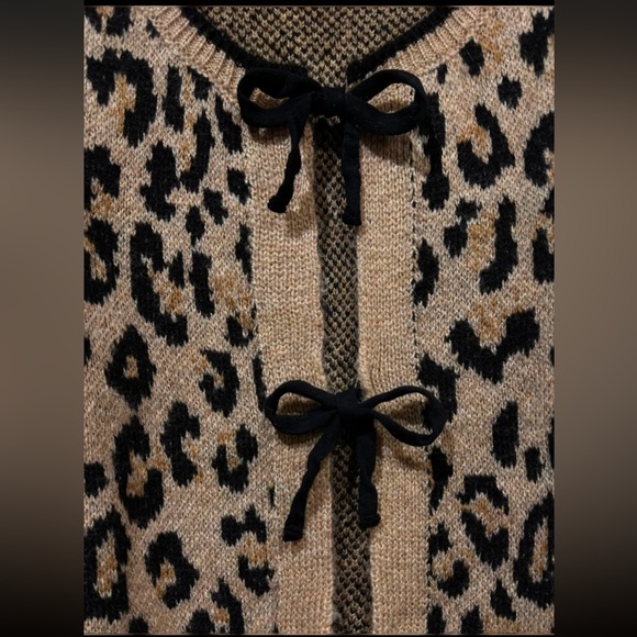 MADE IN ITALY CHIC LEOPARD SWEATER CARDIGAN - Picture 2 of 3